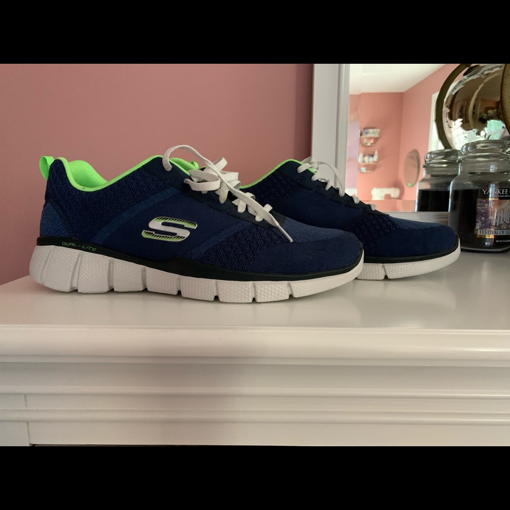 Sketchers Sneakers